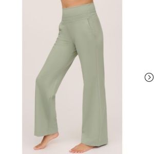 NWT YOGALICIOUS Lux Laila in Iceberg Green Sold Out due to Popularity